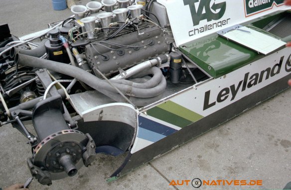 Ford Cosworth DFV 1980 im Heck eines Williams FB07B