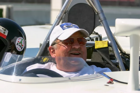 Kurt Ahrens im Porsche 908 bei einer Verstanstaltung in Hockenheim.