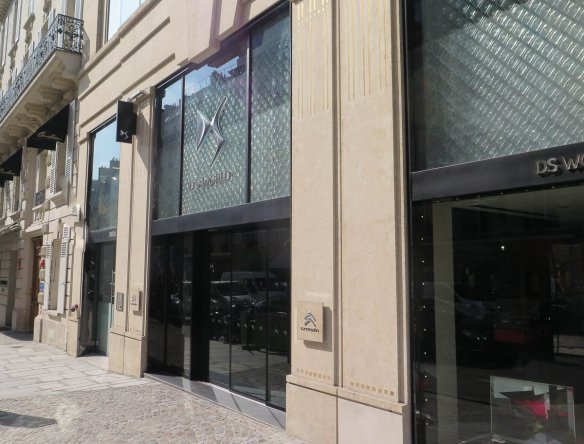DS World in Paris: ein etwas anderes Autohaus