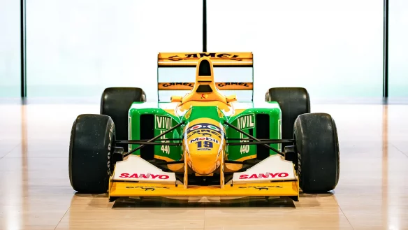 Der Benetton B192 von Michael Schumachers erstem Formel-1-Sieg 1992 wird erstmals öffentlich versteigert.