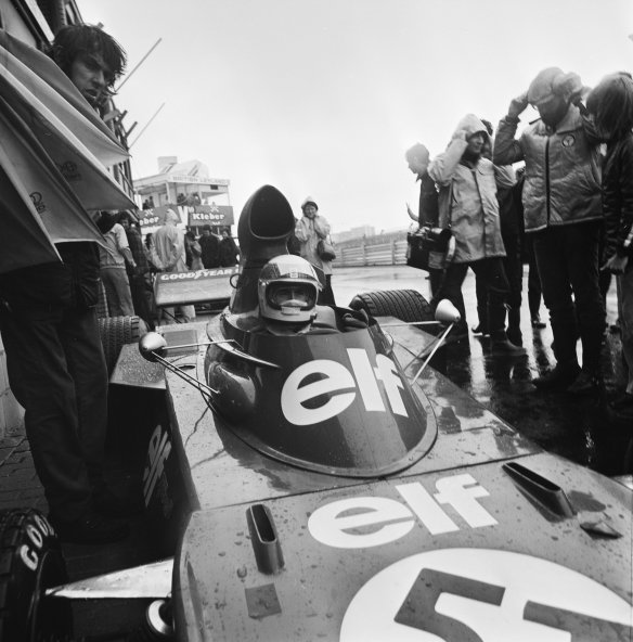 Kurt Ahrens im Porsche 908 bei einer Verstanstaltung in Hockenheim.