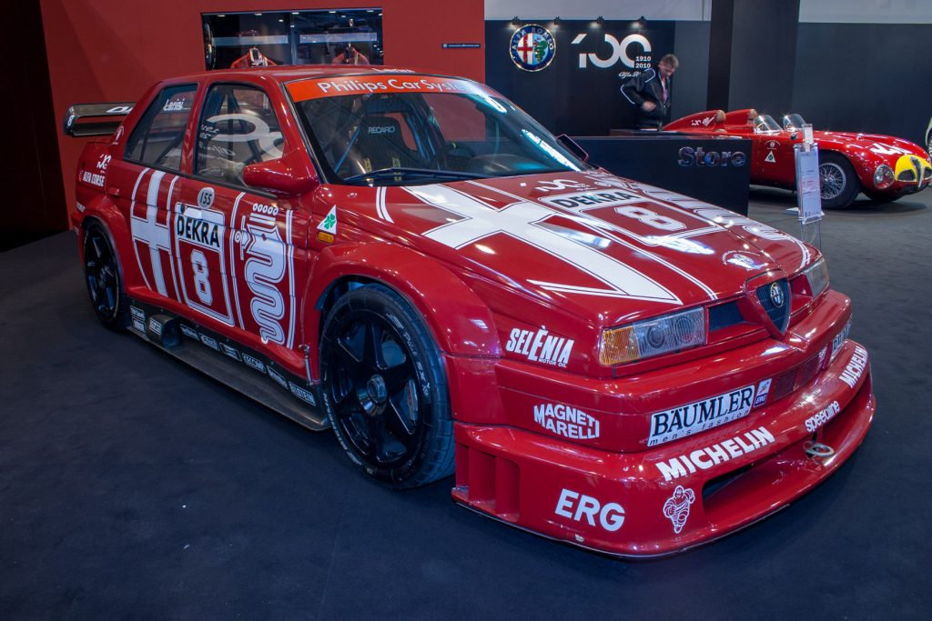 Der Alfa Romeo 155 aus der DTM von Nicola Larina auf der Techno Classica 2010 in Essen.