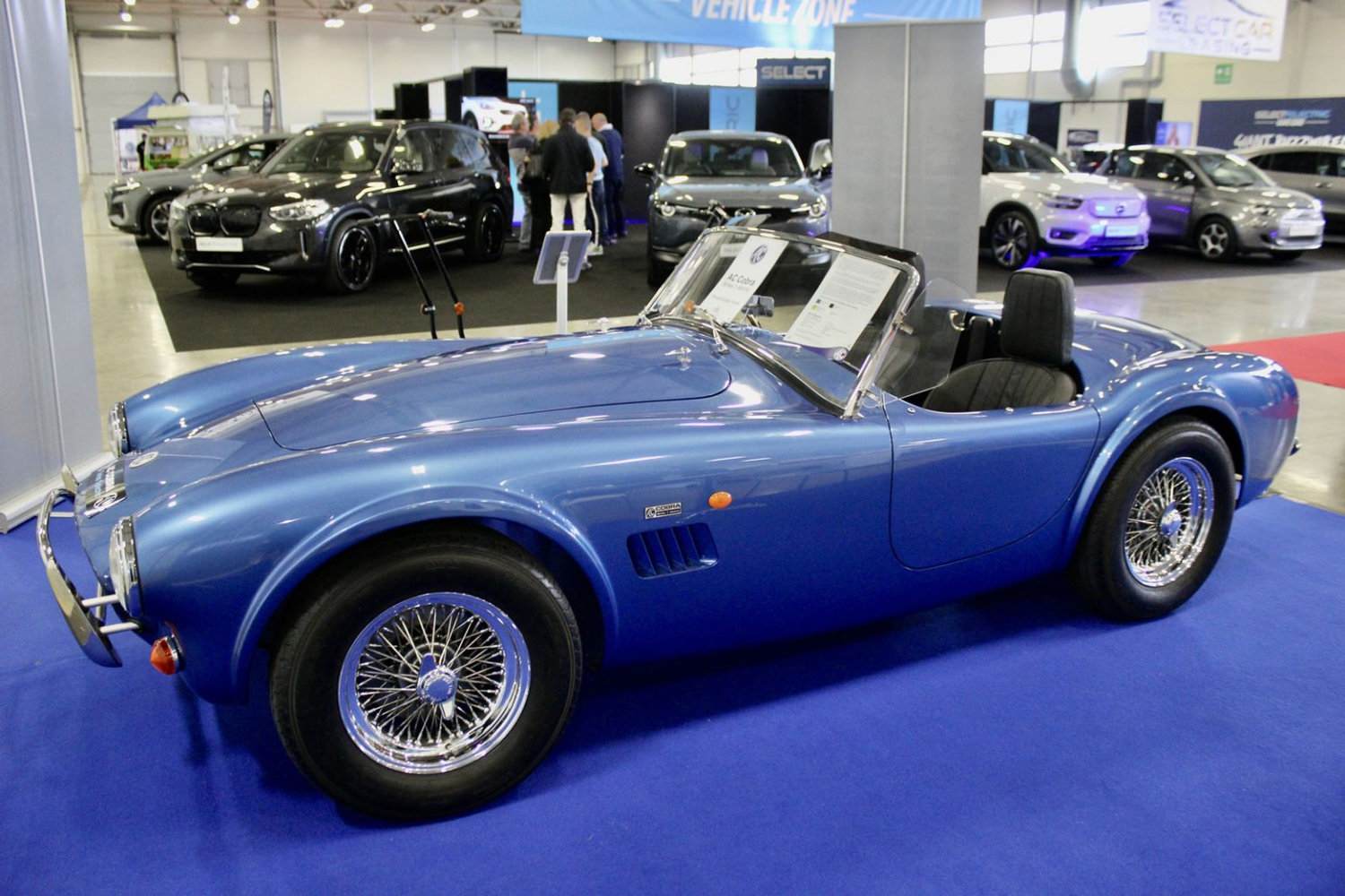 AC Cobra Series 1 electric auf der British Motor Show in Farnboroug