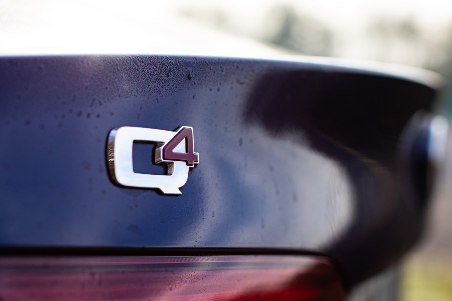 Schriftzug Q4 an der Alfa Romeo Giulia 2.2 Multijet AT8 Q4 