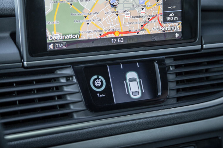 Info-Display im Audi A7 piloted driving concept