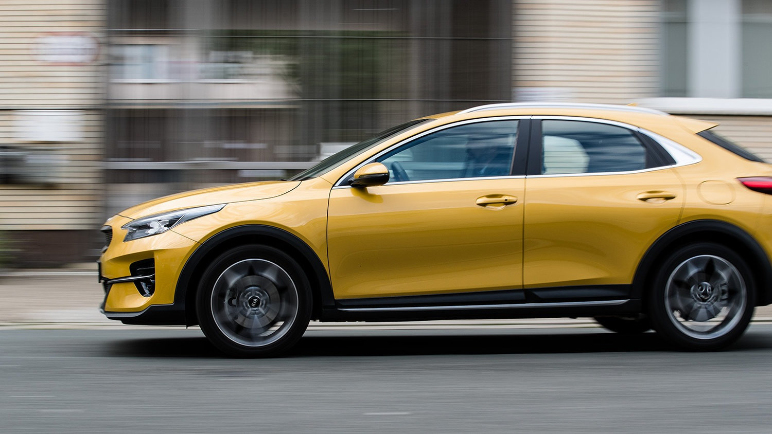 Titelbild zum Artikel:Im Test: Kia XCeed 1.6 CRDi 136 EcoDynamics+ DCT7 (2020) – Probefahrt mit dem Mild-Hybrid-Selbstzünder 