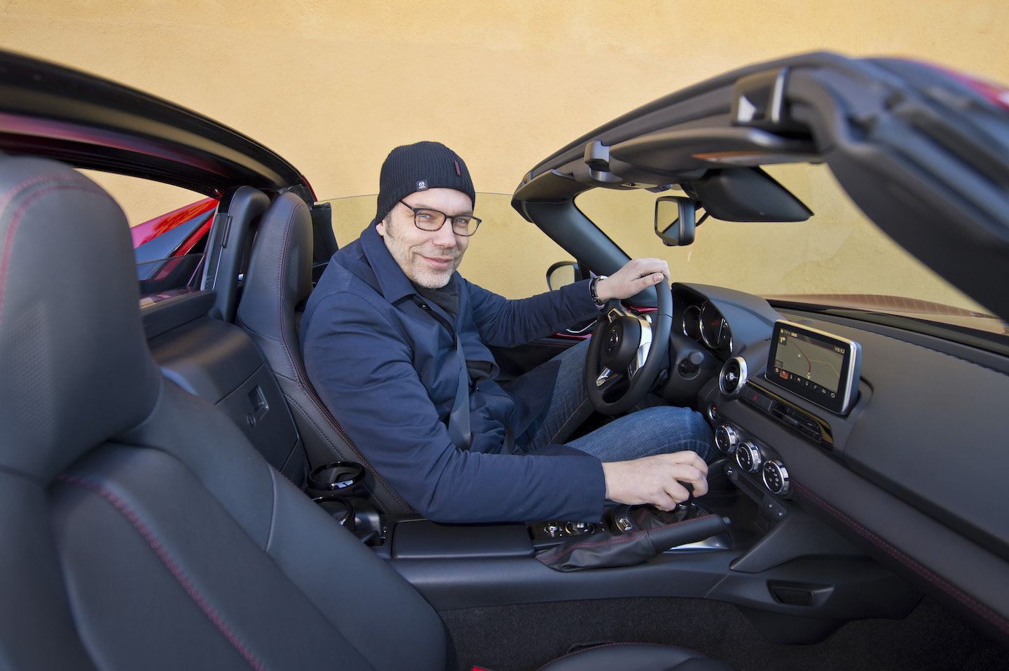 Tom im offenen Mazda MX-5 RF