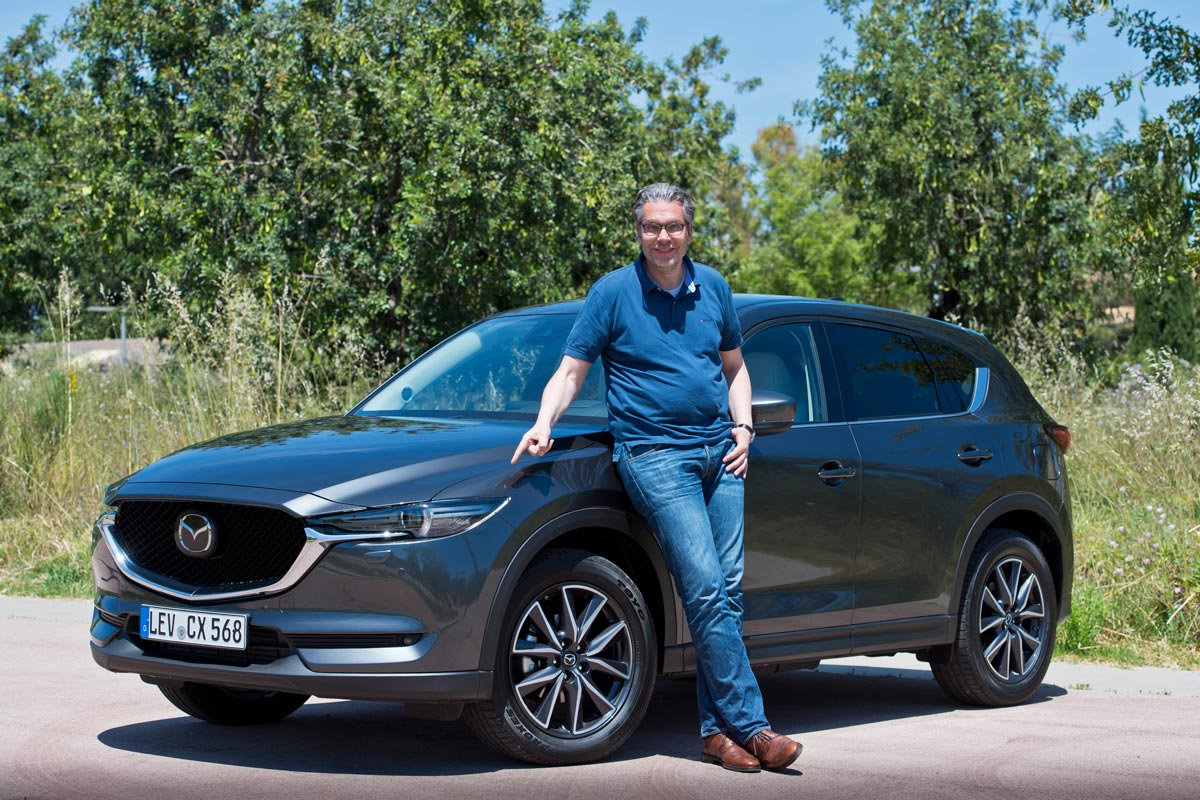 Tom mit dem neuen Mazda CX-5