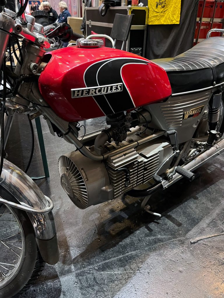 Der Motor der Hercules W 2000