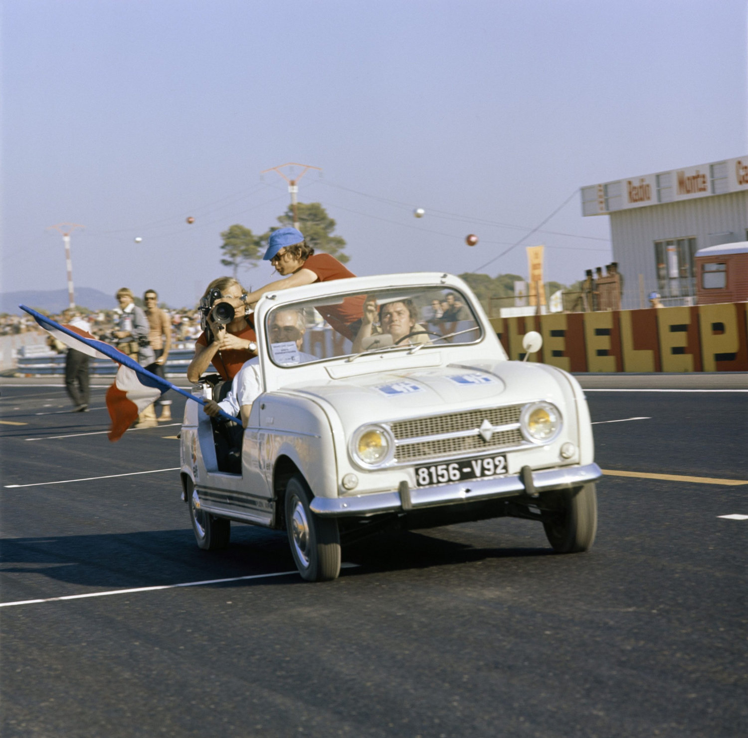 Renault 4 Plein Air an der Rennstrecke von Le Castellet
