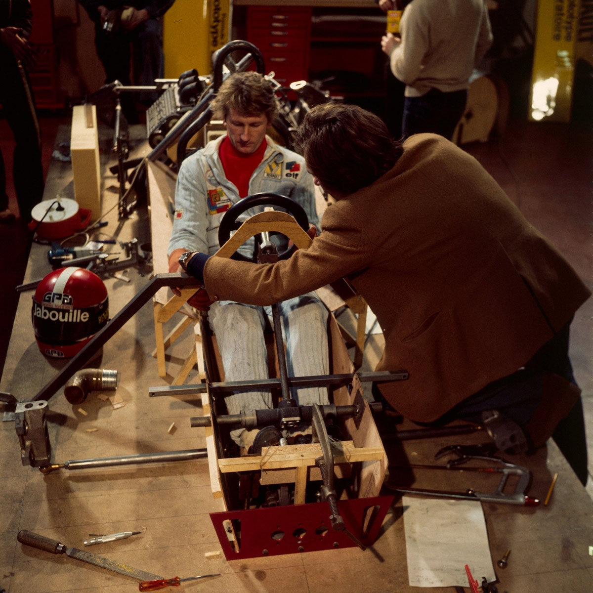 Jean-Pierre Jabouille bei der Entwicklung des Renault RS01