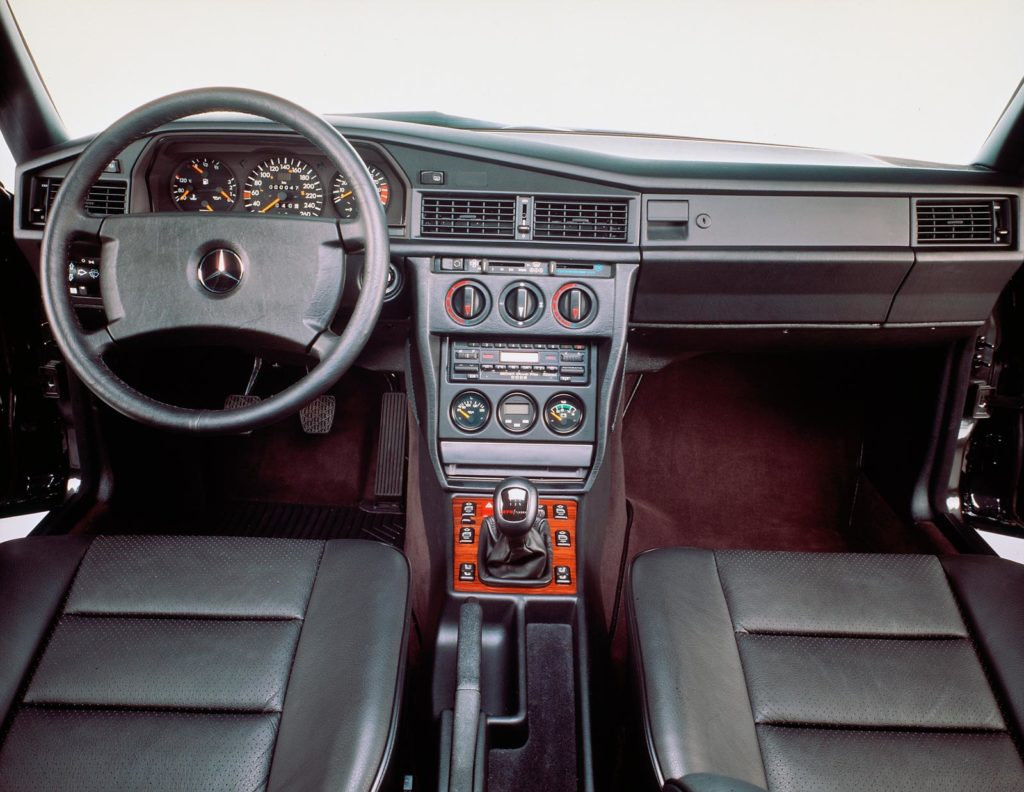 Innenraum des Mercedes-Benz 190 E 2.5-16 Evolution II