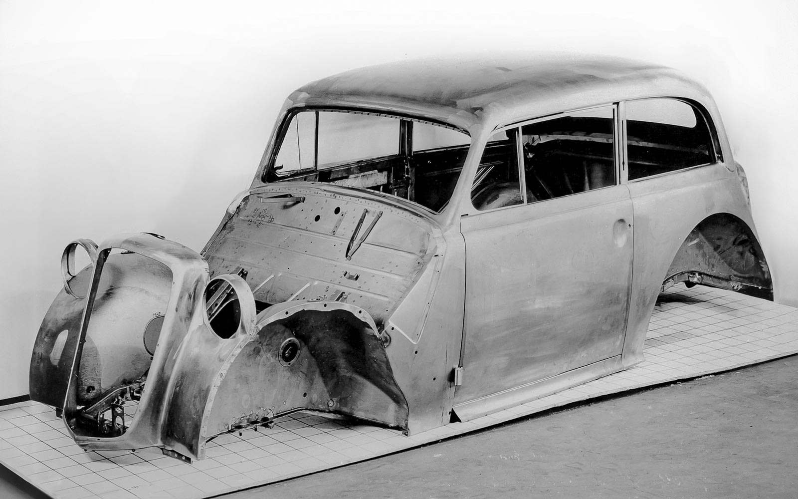 Selbsttragende Ganzstahlkarosserie des Opel Olympia