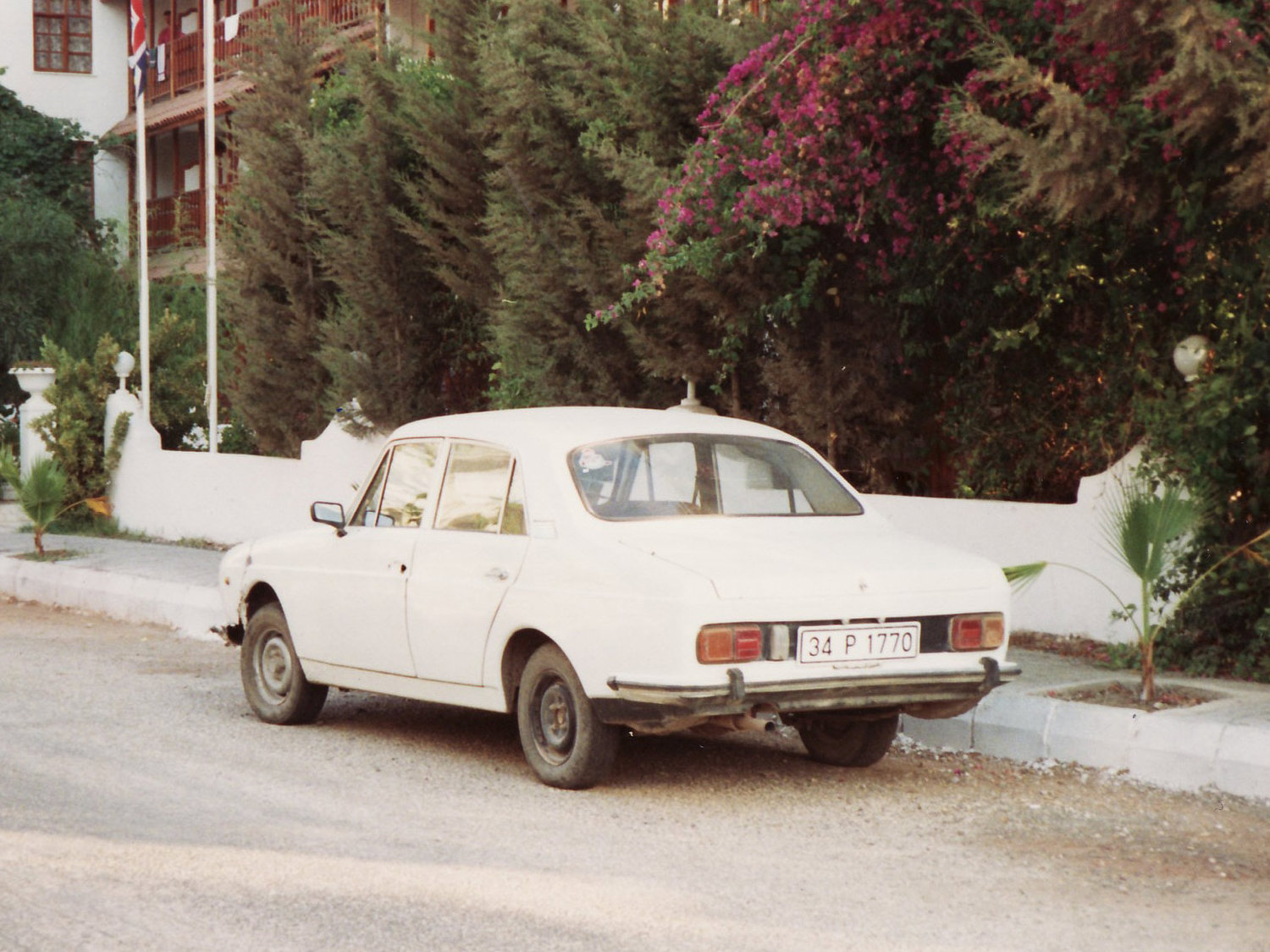 Otosan Anadol A2 mit vier Türen