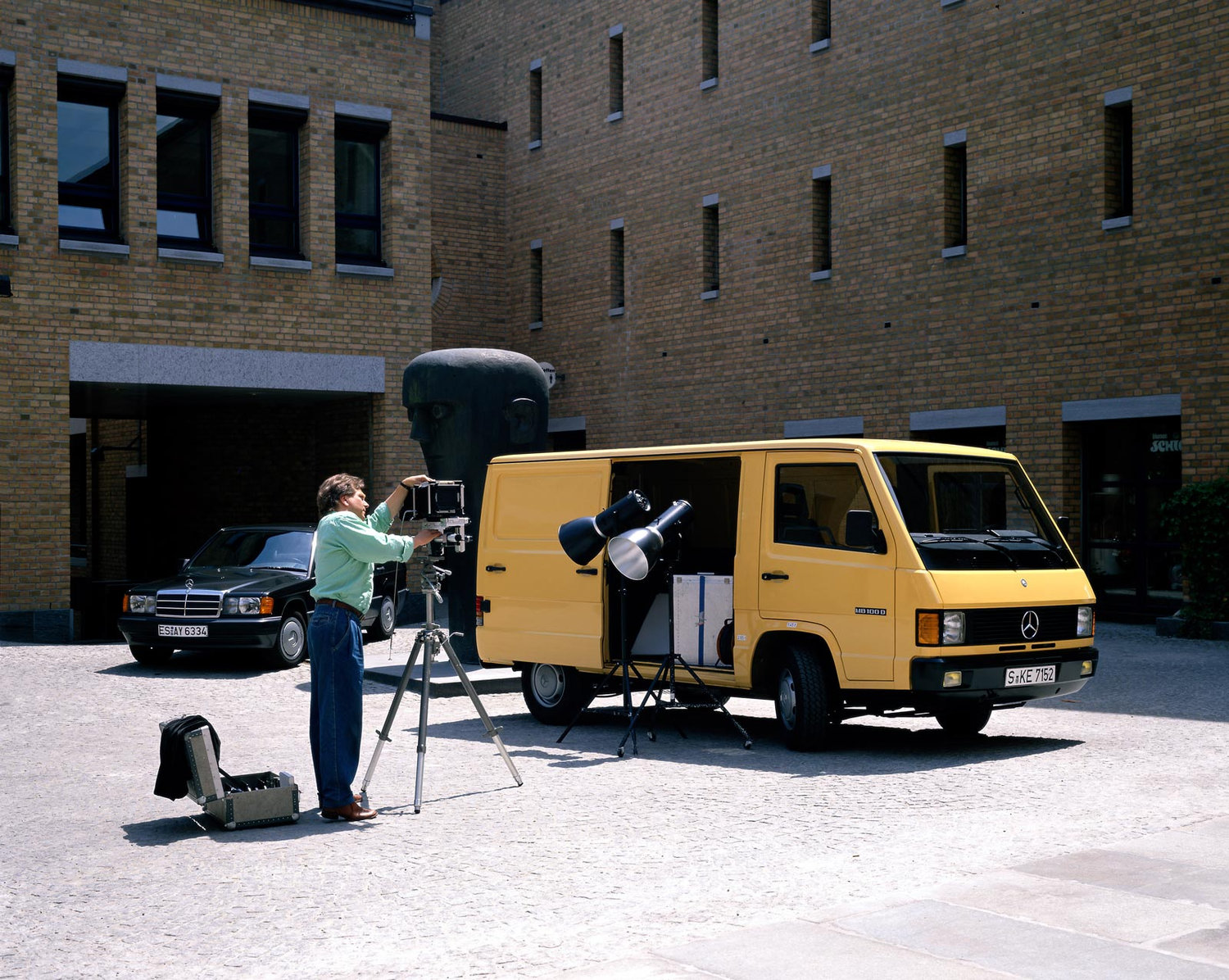 Mercedes Benz 100