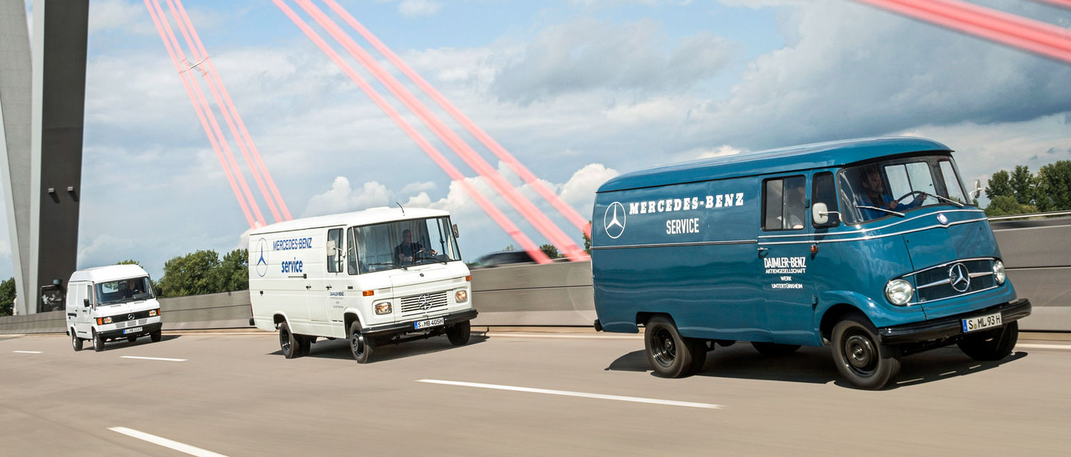 Drei der Transporter, die Daimler-Benz in Düsseldorf baute