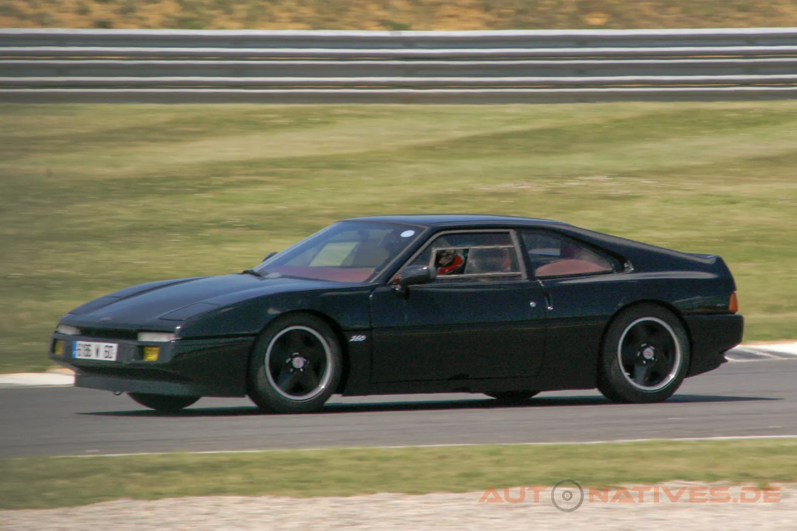 Venturi 260 Atlantique in dunkler Lackierung