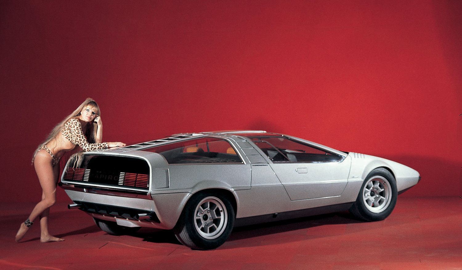 Heckansicht des VW Porsche Tapiro von Italdesign