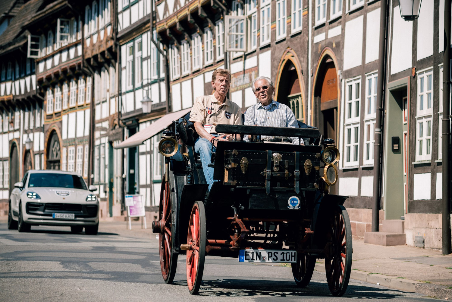 Karl-Heinz Rehkopf und Walter Röhrl unterwegs im Einbeck. 