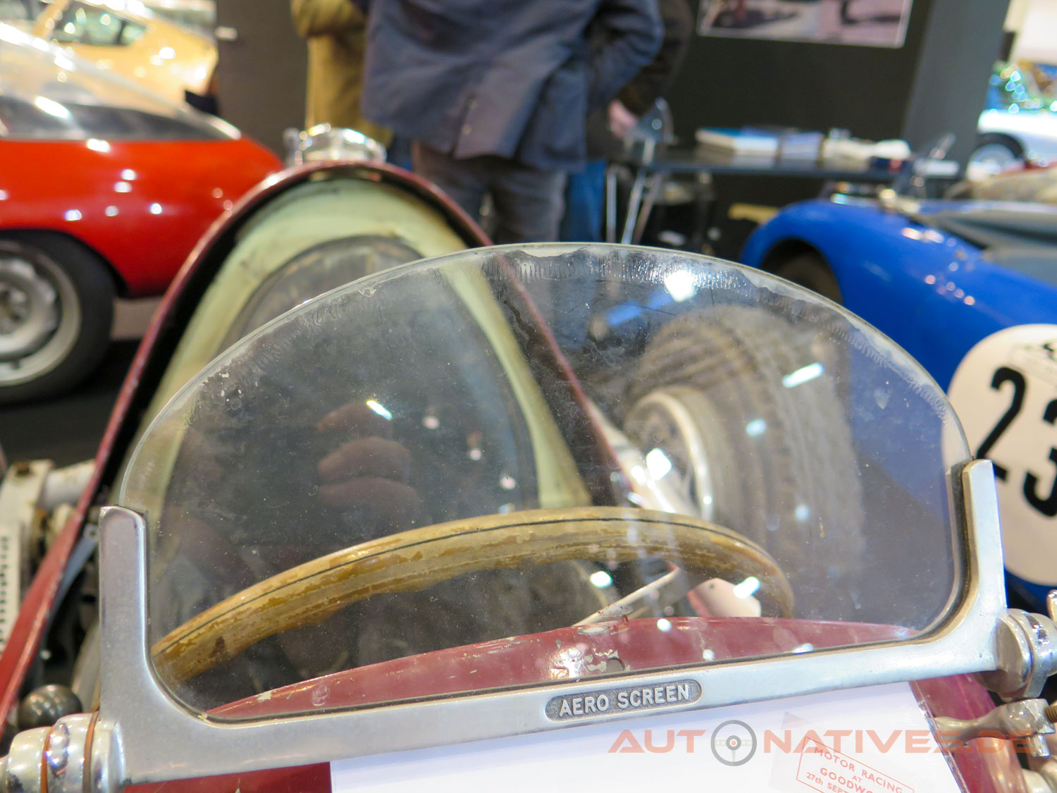 Schutzschreibe am Cockpit des Baird Griffon