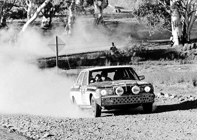 Mercedes-Benz Typ 280 E beim Rallye-Marathon London–Sydney