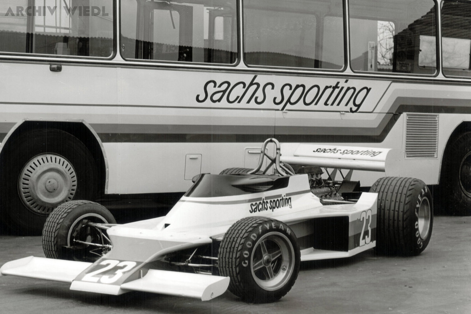 Ensign N177 von Sachs Racing