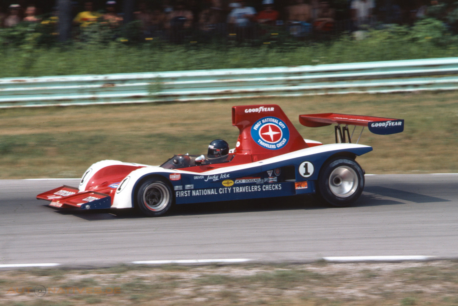 Jacky Ickx im Lola T333 CS Chevrolet